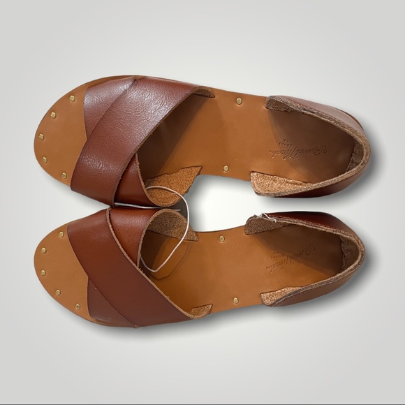 Universal Thread Shoes - NWT Universal Threads sandals